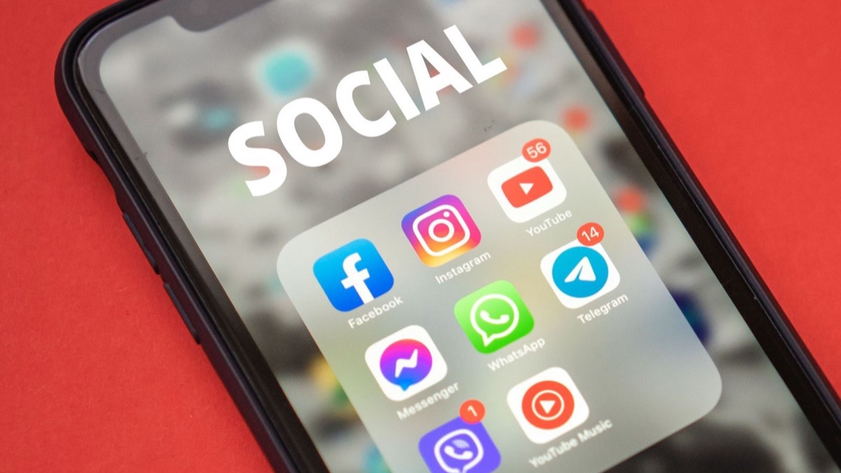 Close-up of a smartphone screen showing a grid of mobile application icons